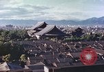 Immagine di Higashi Honganji tempio buddista Kyoto in Giappone, 1946, secondo 3 filmato di repertorio 65675060763
