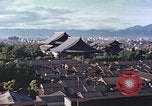 Immagine di Higashi Honganji tempio buddista Kyoto in Giappone, 1946, secondo 4 filmato di repertorio 65675060763