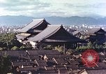 Immagine di Higashi Honganji tempio buddista Kyoto in Giappone, 1946, secondo 25 filmato di repertorio 65675060763