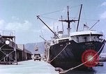 Immagine di American cargo Kobe Giappone, 1946, secondo 13 filmato di repertorio 65675060783