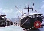 Immagine di American cargo Kobe Giappone, 1946, secondo 14 filmato di repertorio 65675060783