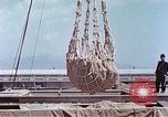 Immagine di American cargo Kobe Giappone, 1946, secondo 39 filmato di repertorio 65675060783