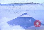 Standbild Mayon Vulkan umgeben von Wolken emitting Rauchwolke Luzon Philippinen, 1941, aus Sekunde 1 historischem Filmmaterial Videoclip 65675060829
