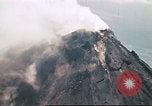 Standbild Mayon Vulkan umgeben von Wolken emitting Rauchwolke Luzon Philippinen, 1941, aus Sekunde 62 historischem Filmmaterial Videoclip 65675060829
