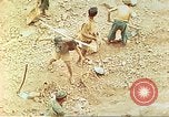 Standbild Katchin Bergsteiger Paoshan China, 1941, aus Sekunde 24 historischem Filmmaterial Videoclip 65675060843