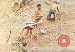 Standbild Katchin Bergsteiger Paoshan China, 1941, aus Sekunde 25 historischem Filmmaterial Videoclip 65675060843