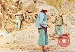 Standbild Katchin Bergsteiger Paoshan China, 1941, aus Sekunde 29 historischem Filmmaterial Videoclip 65675060843