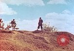 Standbild Katchin Bergsteiger Paoshan China, 1941, aus Sekunde 53 historischem Filmmaterial Videoclip 65675060843