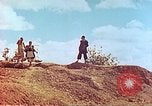 Standbild Katchin Bergsteiger Paoshan China, 1941, aus Sekunde 55 historischem Filmmaterial Videoclip 65675060843