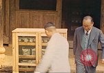 Standbild Arzt Yao und Rockefeller Institut Malaria Control in China während der W Mengshih China, 1941, aus Sekunde 32 historischem Filmmaterial Videoclip 65675060847