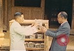 Standbild Arzt Yao und Rockefeller Institut Malaria Control in China während der W Mengshih China, 1941, aus Sekunde 36 historischem Filmmaterial Videoclip 65675060847