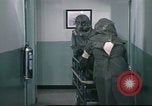 Standbild USA Mediziner California United States USA, 1976, aus Sekunde 7 historischem Filmmaterial Videoclip 65675060881