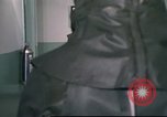 Standbild USA Mediziner California United States USA, 1976, aus Sekunde 22 historischem Filmmaterial Videoclip 65675060881