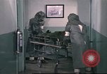 Standbild USA Mediziner California United States USA, 1976, aus Sekunde 28 historischem Filmmaterial Videoclip 65675060881