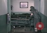Standbild USA Mediziner California United States USA, 1976, aus Sekunde 29 historischem Filmmaterial Videoclip 65675060881