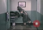 Standbild USA Mediziner California United States USA, 1976, aus Sekunde 31 historischem Filmmaterial Videoclip 65675060881