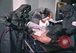 Standbild USA Mediziner California United States USA, 1976, aus Sekunde 22 historischem Filmmaterial Videoclip 65675060882