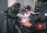 Standbild USA Mediziner California United States USA, 1976, aus Sekunde 23 historischem Filmmaterial Videoclip 65675060882