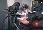 Standbild USA Mediziner California United States USA, 1976, aus Sekunde 25 historischem Filmmaterial Videoclip 65675060882