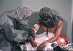 Standbild USA Mediziner California United States USA, 1976, aus Sekunde 44 historischem Filmmaterial Videoclip 65675060882