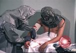 Standbild USA Mediziner California United States USA, 1976, aus Sekunde 47 historischem Filmmaterial Videoclip 65675060882