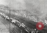 Image troupe japonaise train au départ Chine, 1938, de la seconde 28 séquences d'archives historiques vidéo 65675060888