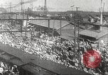 Image troupe japonaise train au départ Chine, 1938, de la seconde 32 séquences d'archives historiques vidéo 65675060888
