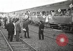 Image troupe japonaise train au départ Chine, 1938, de la seconde 34 séquences d'archives historiques vidéo 65675060888