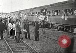 Image troupe japonaise train au départ Chine, 1938, de la seconde 36 séquences d'archives historiques vidéo 65675060888