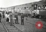Image troupe japonaise train au départ Chine, 1938, de la seconde 37 séquences d'archives historiques vidéo 65675060888