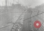 Image troupe japonaise train au départ Chine, 1938, de la seconde 41 séquences d'archives historiques vidéo 65675060888