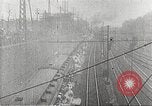 Image troupe japonaise train au départ Chine, 1938, de la seconde 42 séquences d'archives historiques vidéo 65675060888