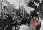 Image troupe japonaise train au départ Chine, 1938, de la seconde 48 séquences d'archives historiques vidéo 65675060888