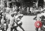 Image troupe japonaise train au départ Chine, 1938, de la seconde 54 séquences d'archives historiques vidéo 65675060888