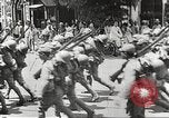 Image troupe japonaise train au départ Chine, 1938, de la seconde 57 séquences d'archives historiques vidéo 65675060888