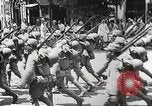 Image troupe japonaise train au départ Chine, 1938, de la seconde 58 séquences d'archives historiques vidéo 65675060888