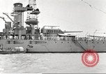 Immagine di Parecchi Stati Uniti corazzate e cacciatorpediniere Oceano atlantico, 1920, secondo 25 filmato di repertorio 65675060913