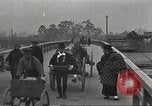 Standbild Japaner Tokio Japan, 1920, aus Sekunde 53 historischem Filmmaterial Videoclip 65675060950