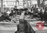 Standbild US Navy Matrosen waschen Kleidung United States USA, 1923, aus Sekunde 14 historischem Filmmaterial Videoclip 65675060979