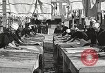 Standbild US Navy Matrosen waschen Kleidung United States USA, 1923, aus Sekunde 15 historischem Filmmaterial Videoclip 65675060979