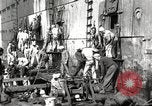 Standbild US Navy Matrosen waschen Kleidung United States USA, 1923, aus Sekunde 43 historischem Filmmaterial Videoclip 65675060979