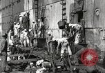 Standbild US Navy Matrosen waschen Kleidung United States USA, 1923, aus Sekunde 49 historischem Filmmaterial Videoclip 65675060979