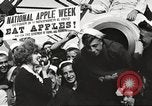 Standbild Segler rollende Fässer New York United States USA, 1922, aus Sekunde 32 historischem Filmmaterial Videoclip 65675060983