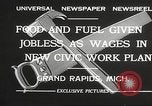 Image le chômage Plan d'aides par George W Welsh Grand Rapids Michigan USA, 1932, de la seconde 9 séquences d'archives historiques vidéo 65675061017