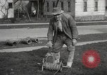 Image le chômage Plan d'aides par George W Welsh Grand Rapids Michigan USA, 1932, de la seconde 43 séquences d'archives historiques vidéo 65675061017