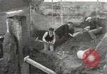 Standbild Arbeitnehmer Herculaneum Italien, 1932, aus Sekunde 31 historischem Filmmaterial Videoclip 65675061020