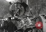 Image 'épave de locomotive Powellton West Virginia USA, 1934, de la seconde 25 séquences d'archives historiques vidéo 65675061025