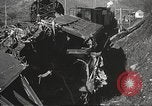 Image 'épave de locomotive Powellton West Virginia USA, 1934, de la seconde 39 séquences d'archives historiques vidéo 65675061025