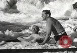 Immagine di Orso Pplar nuotare Chicago Illinois USA, 1934, secondo 36 filmato di repertorio 65675061029