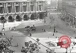 Standbild Deutsch besetzt Paris während Zweiter Weltkrieg Paris Frankreich, 1942, aus Sekunde 14 historischem Filmmaterial Videoclip 65675061107